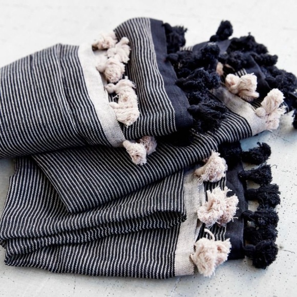 URBAN OUTFITTERS Moroccan Stripe Tassel Eternity Scarf - Picture 6 of 7